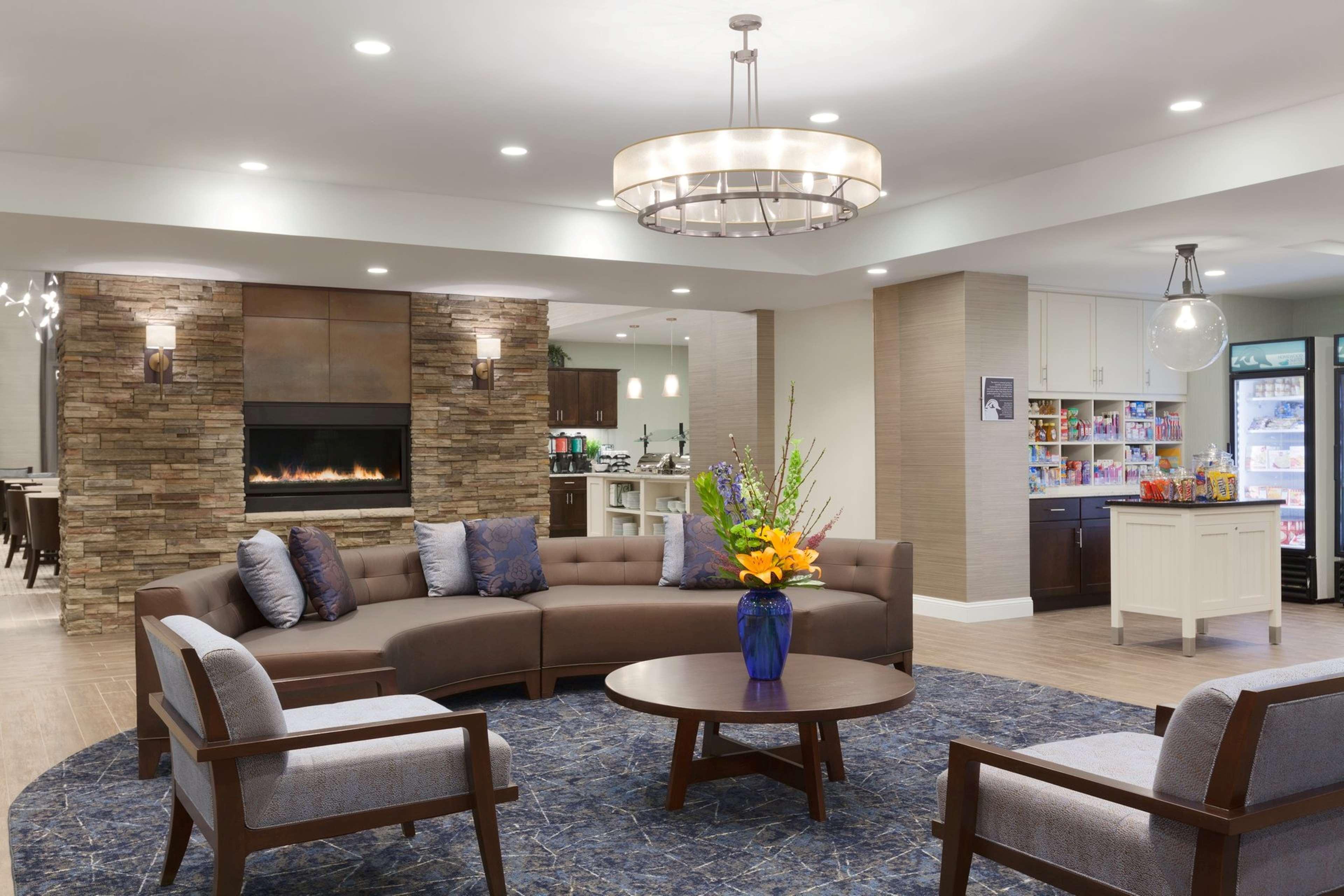 Homewood Suites By Hilton Burlington Esterno foto