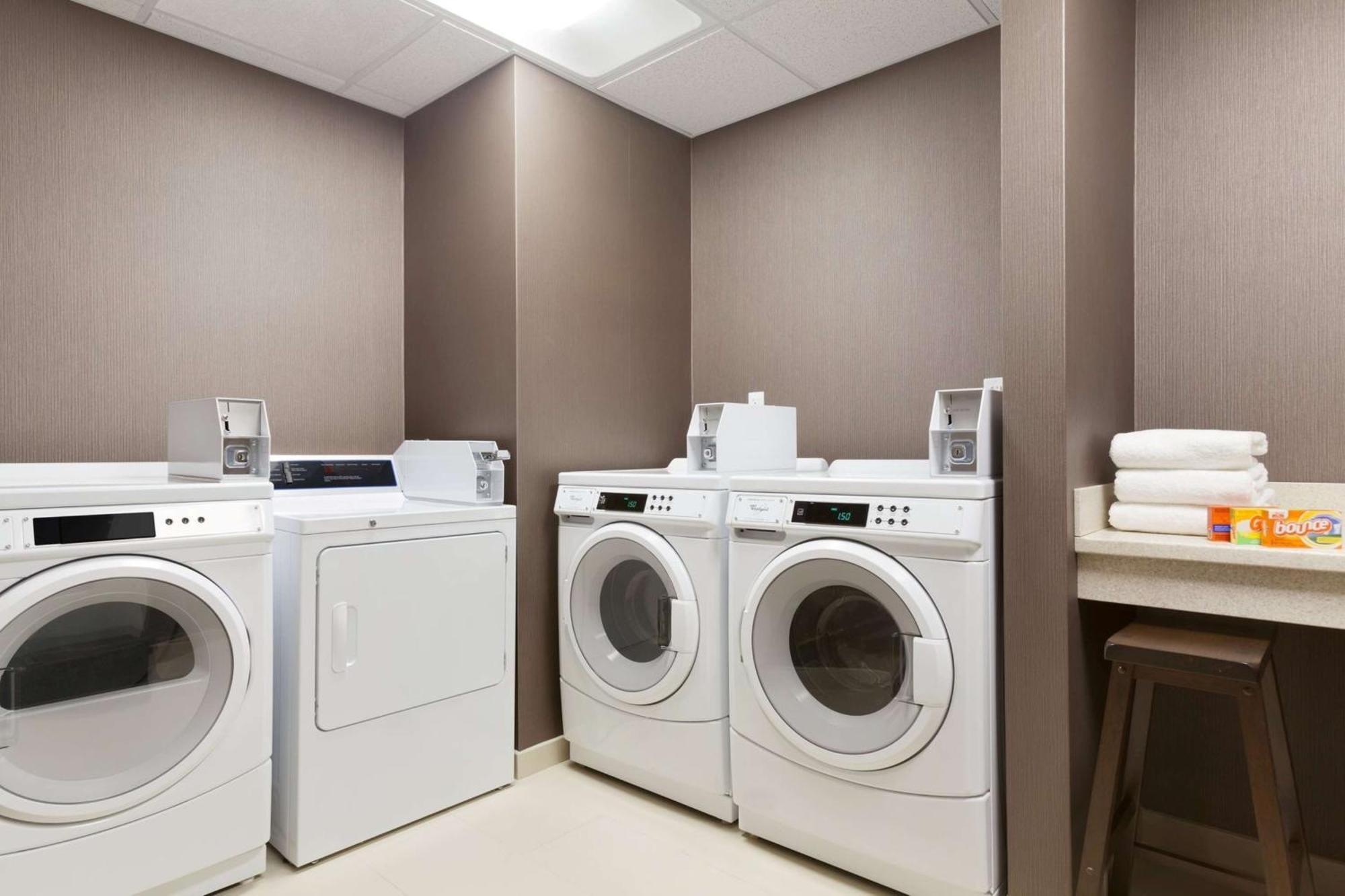 Homewood Suites By Hilton Burlington Esterno foto