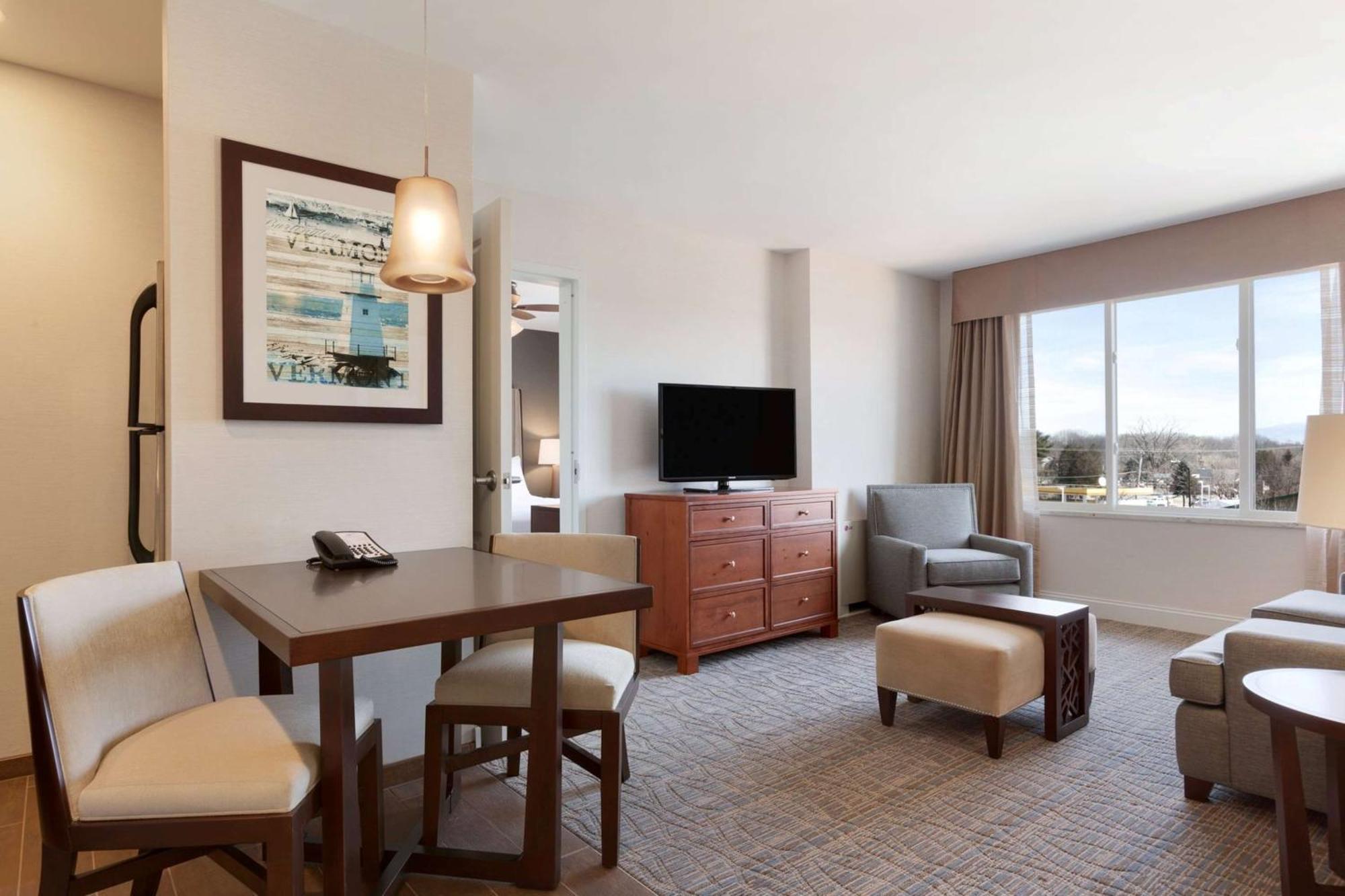 Homewood Suites By Hilton Burlington Esterno foto